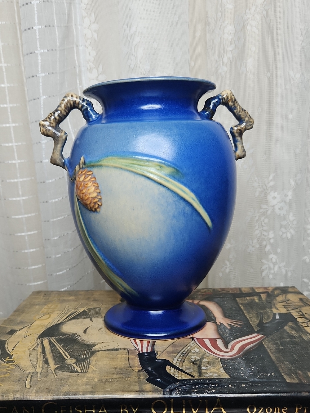 Vintage Collectable 1930-1939 Roseville Cobalt Blue Pine Cone Vase With Handles